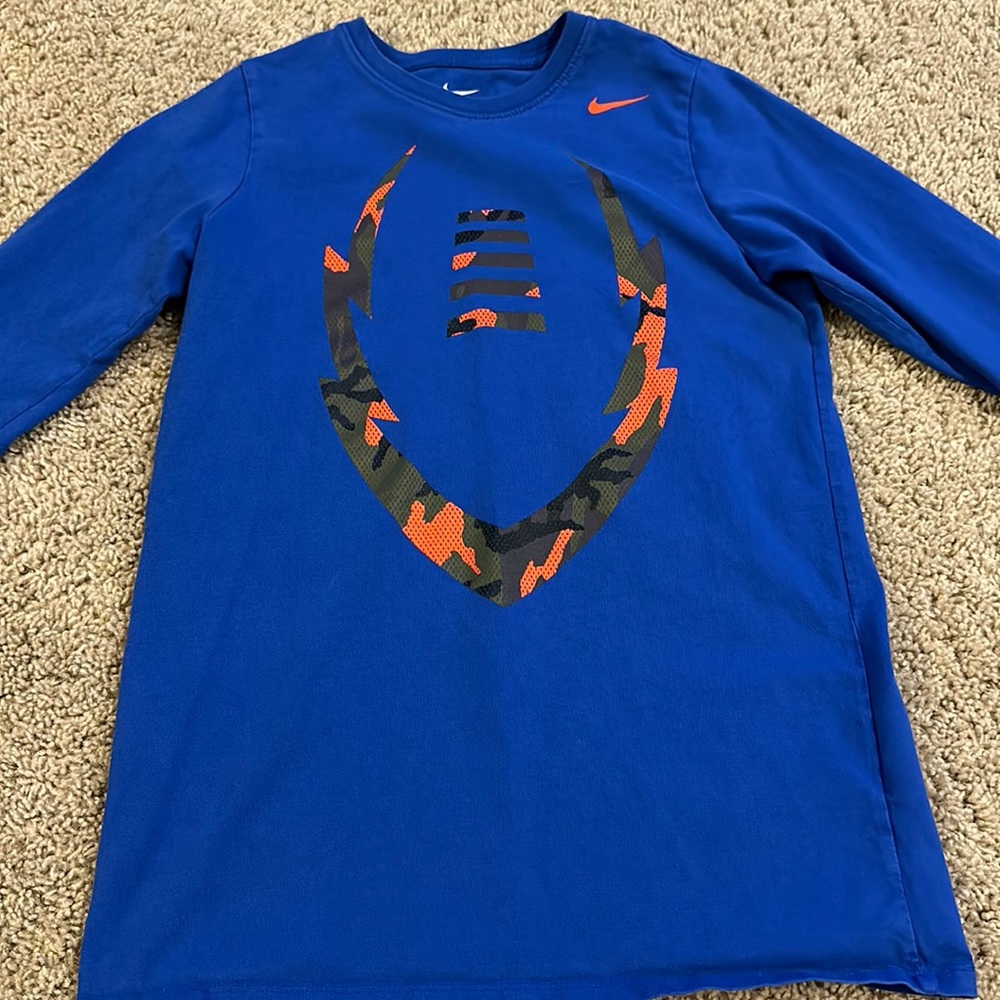 Boys Nike long sleeve tee